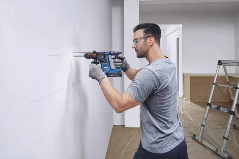 Battery-powered rotary hammer with ONECHUCK-GBH 18V-18 X Professional