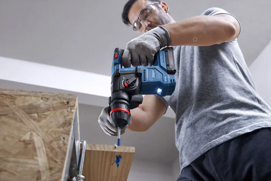 Battery-powered rotary hammer with ONECHUCK-GBH 18V-18 X Professional